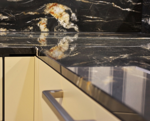 Küchenarbeitsplatte und Rückwand - Belvedere - Oberfläche poliert Küchenarbeitsplatte und Rückwand - Belvedere - Oberfläche poliert